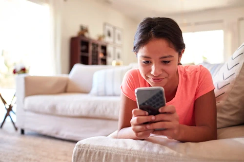 teen girl smartphone